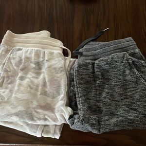 2 Old Navy Women’s M Tall sweatpants
